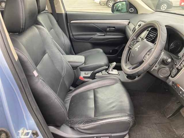 MITSUBISHI OUTLANDER PHEV 2013