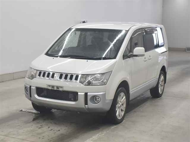 MITSUBISHI DELICA D5 2015