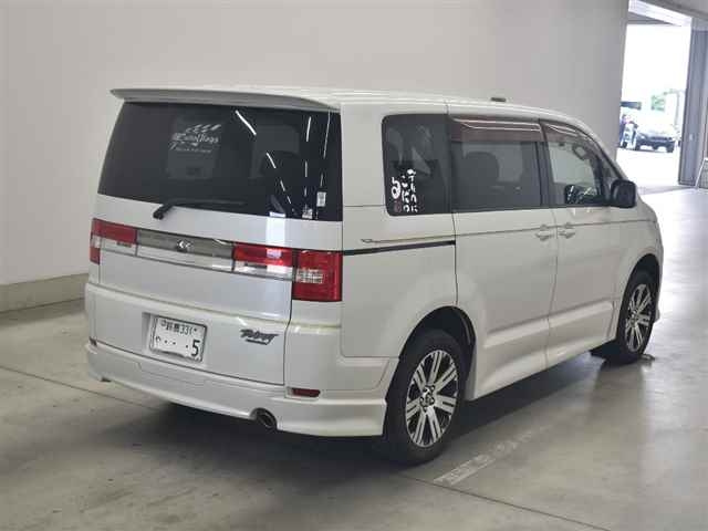 MITSUBISHI DELICA D5 2008