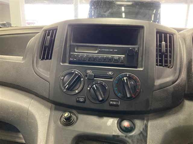 NISSAN NV200 2012