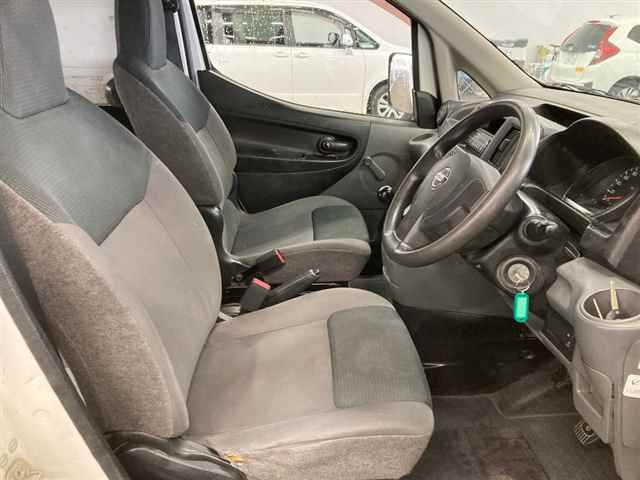 NISSAN NV200 2012