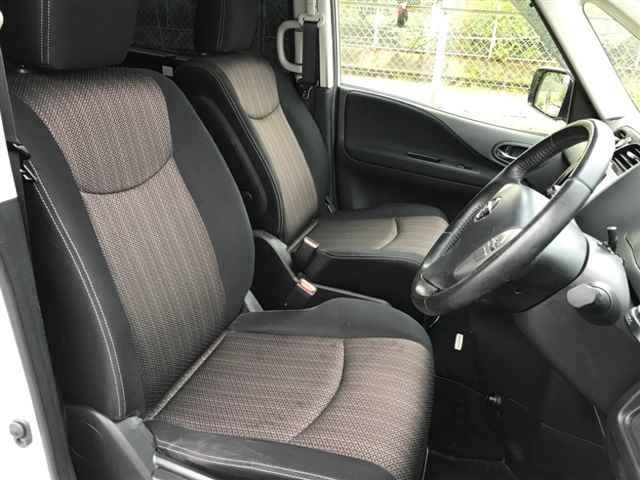 NISSAN SERENA 2015