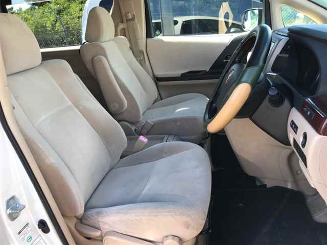TOYOTA VELLFIRE 2010