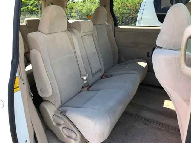 TOYOTA VELLFIRE 2010