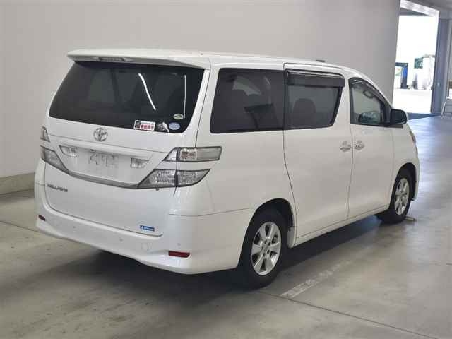 TOYOTA VELLFIRE 2010