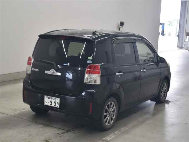 TOYOTA SPADE 2012