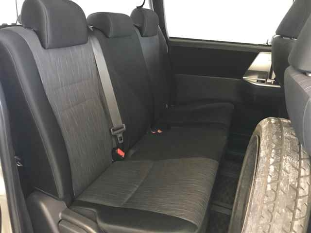 TOYOTA NOAH 2011