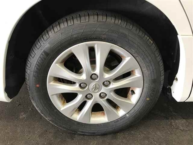 TOYOTA NOAH 2011