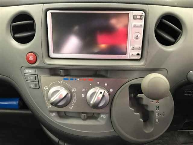 TOYOTA SIENTA 2010