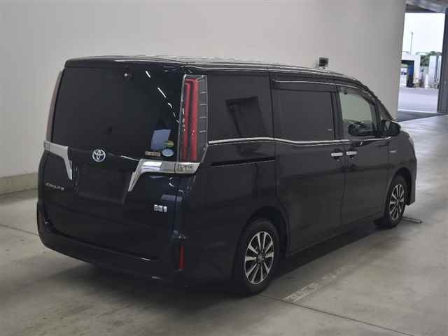 TOYOTA ESQUIRE 2017