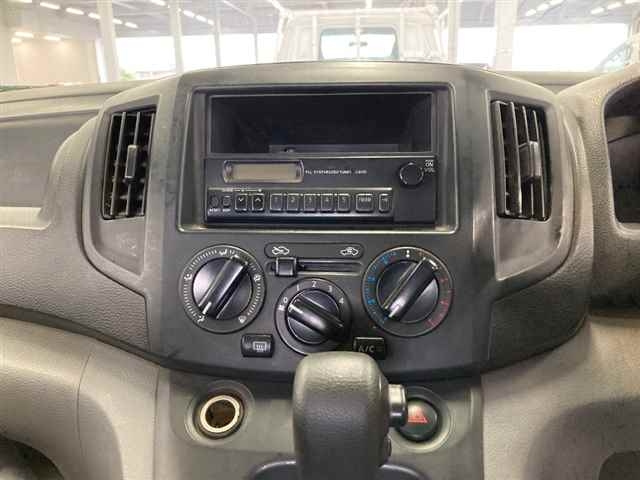 NISSAN NV200 2014