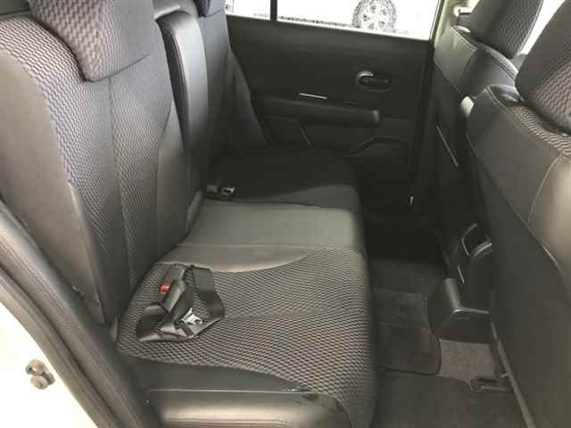 NISSAN TIIDA 2010