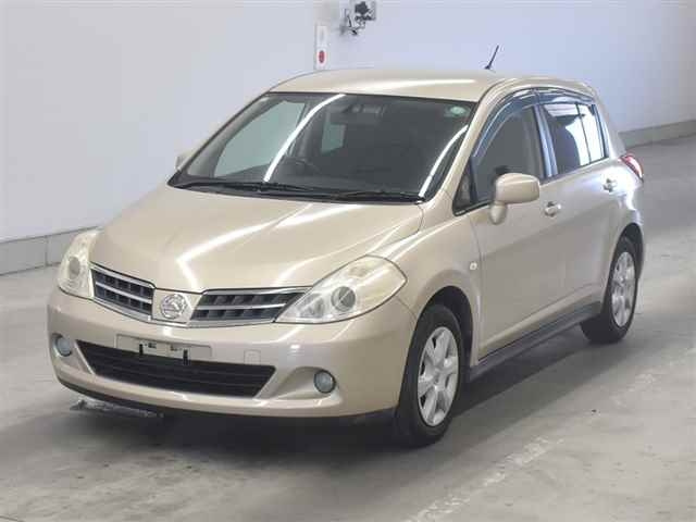NISSAN TIIDA 2010