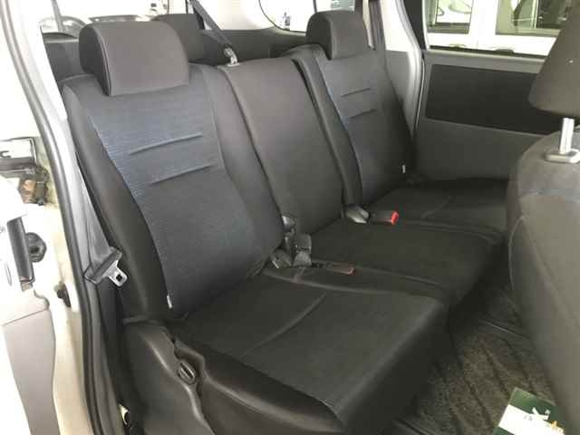 TOYOTA VOXY 2008