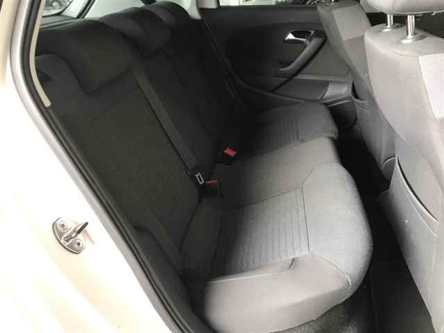 VOLKSWAGEN POLO 2010