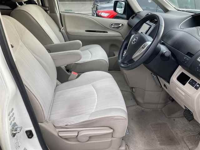 NISSAN SERENA 2011