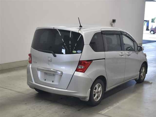HONDA FREED 2010