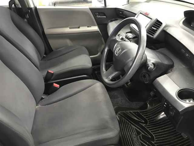 HONDA FREED 2010