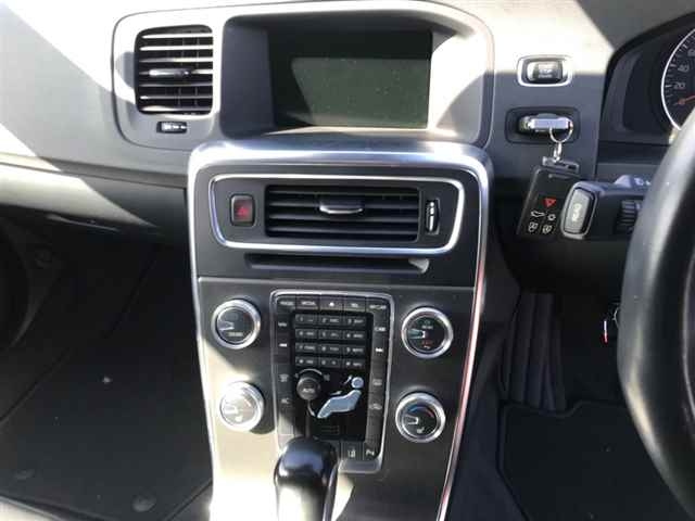VOLVO V60 2012