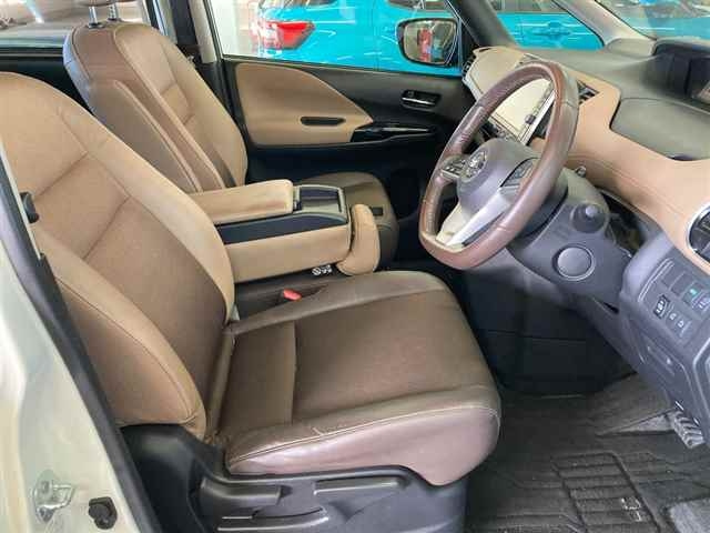 NISSAN SERENA 2017