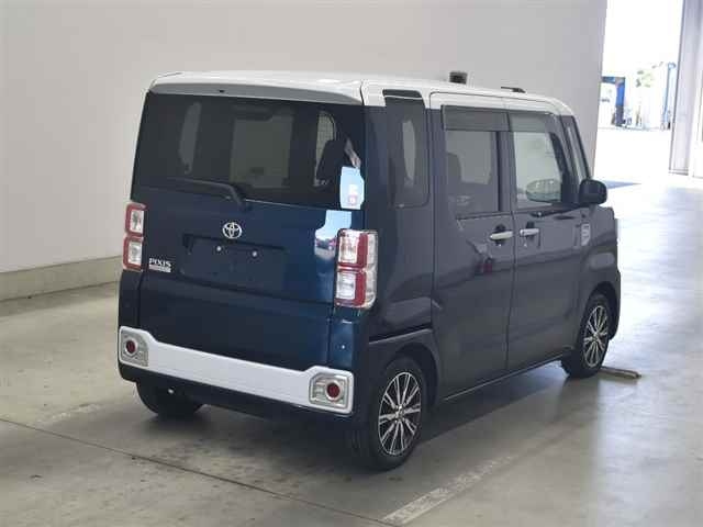 TOYOTA PIXIS MEGA 2020