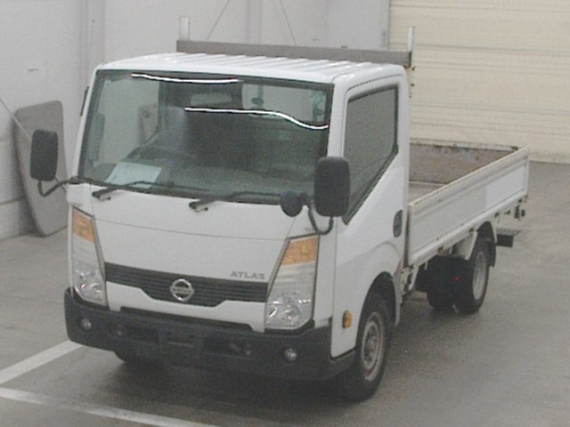 NISSAN ATLAS 2015
