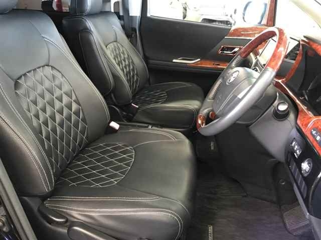 TOYOTA VELLFIRE 2011