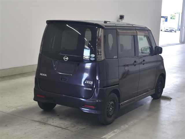 NISSAN ROOX 2010