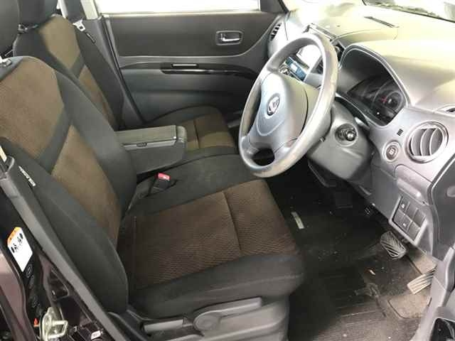 NISSAN ROOX 2010