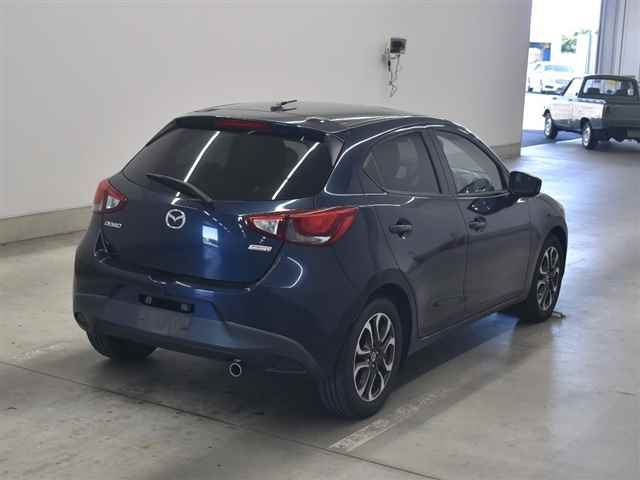 MAZDA DEMIO 2015