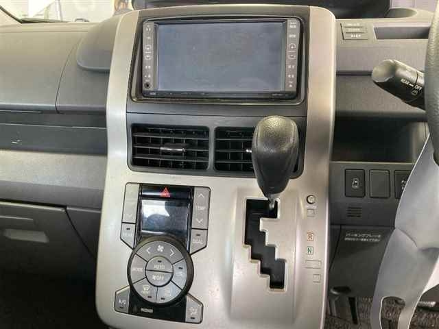 TOYOTA NOAH 2008