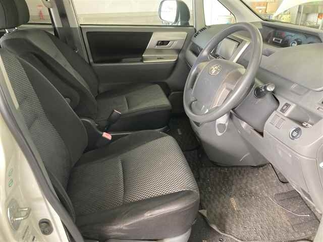 TOYOTA NOAH 2008