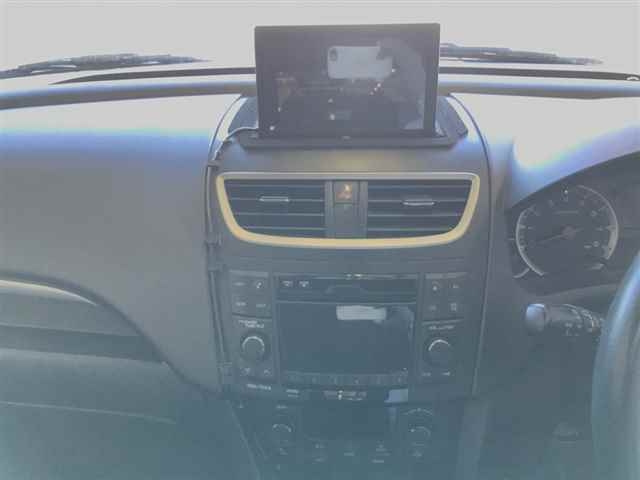 SUZUKI SWIFT 2011