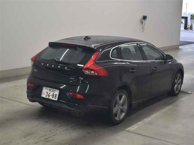 VOLVO V40 2014
