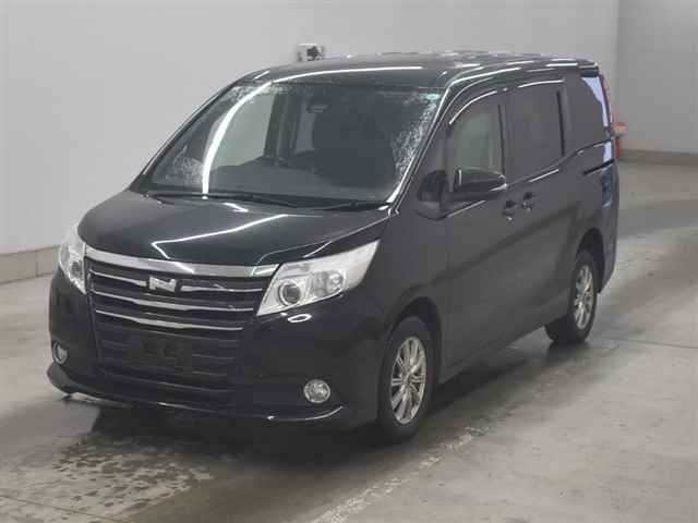 TOYOTA NOAH 2017