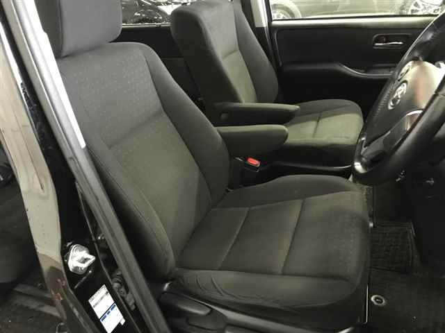 TOYOTA NOAH 2017