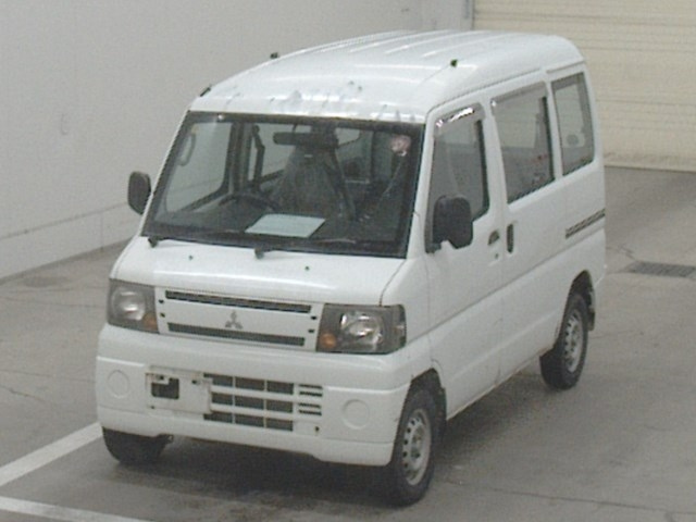 MITSUBISHI MINICAB VAN 2011