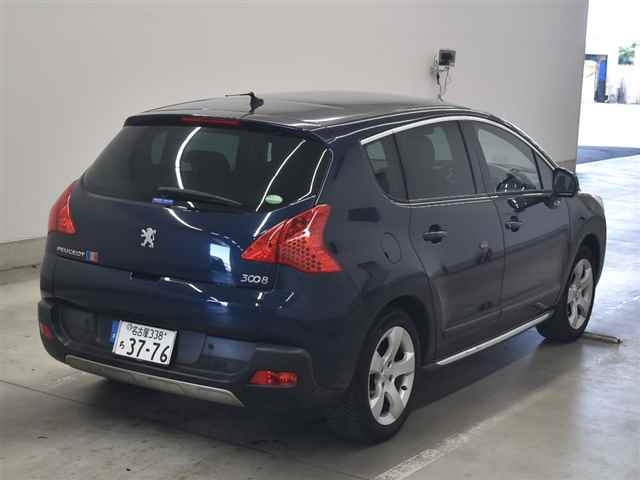 PEUGEOT 3008 2011