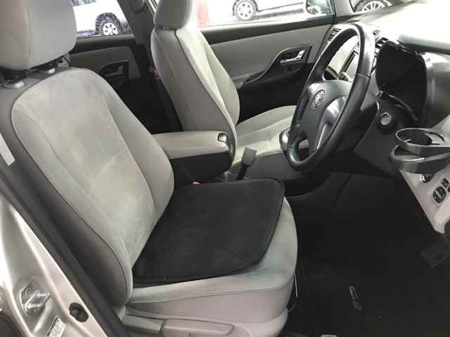 TOYOTA MARK X ZIO 2009