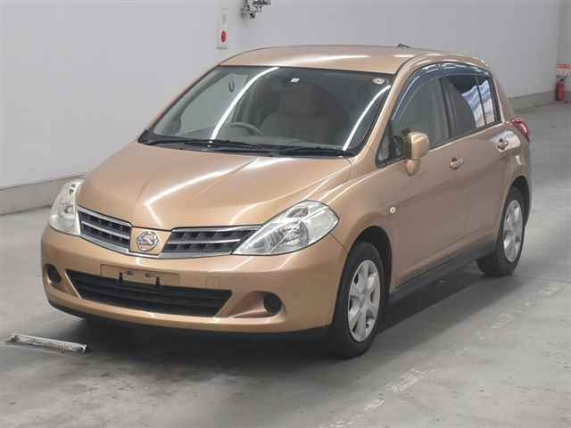 NISSAN TIIDA 2010