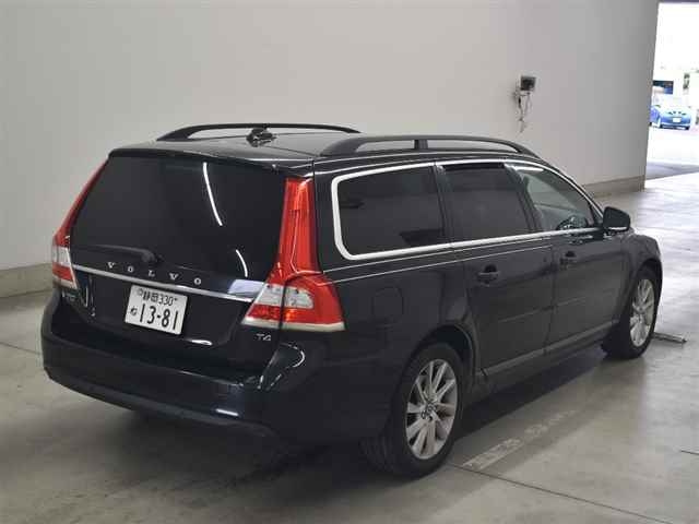 VOLVO V70 2013