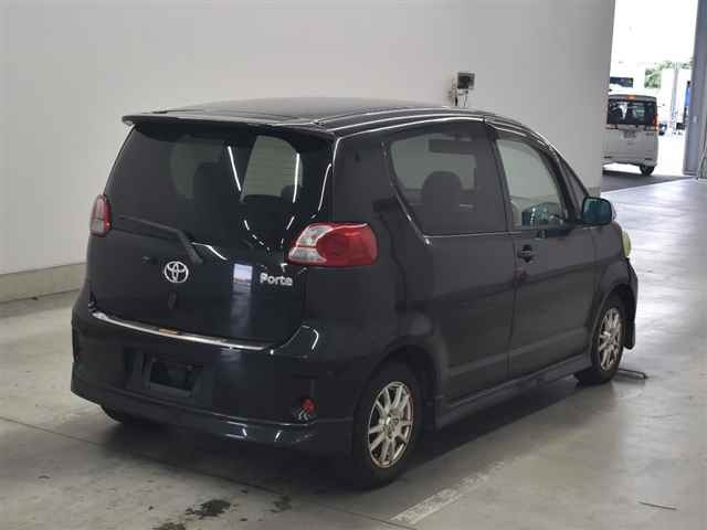 TOYOTA PORTE 2010