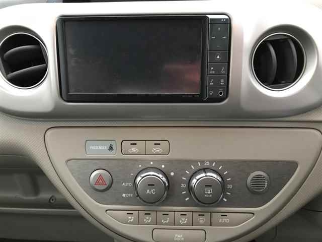 TOYOTA PORTE 2010