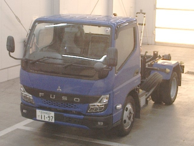 MITSUBISHI CANTER 2023