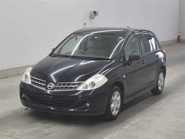 NISSAN TIIDA 2010