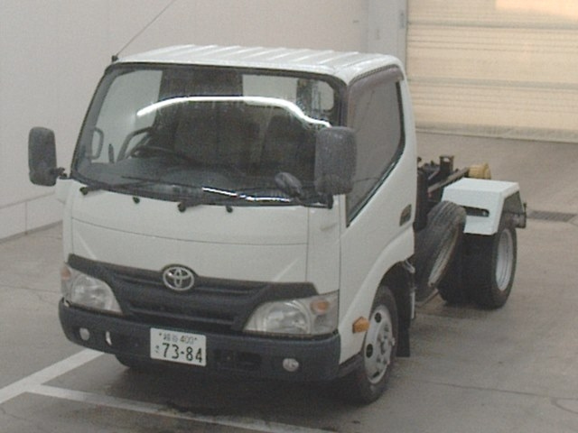 TOYOTA DYNA 2013