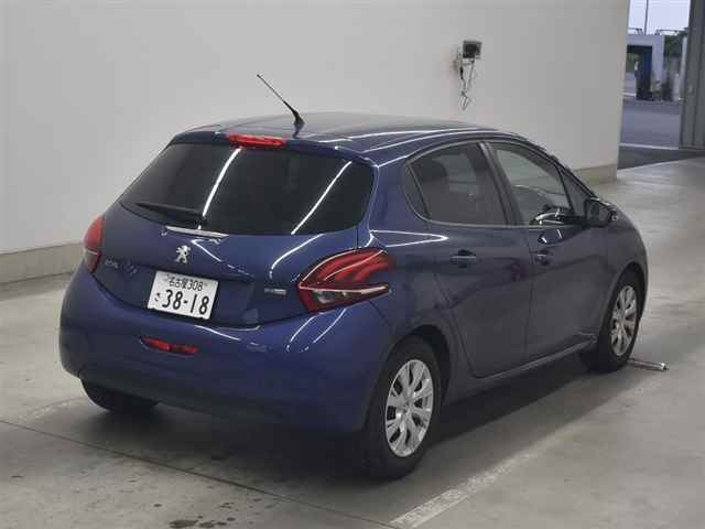 PEUGEOT 208 2016