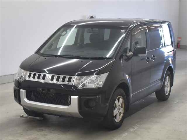 MITSUBISHI DELICA D5 2014