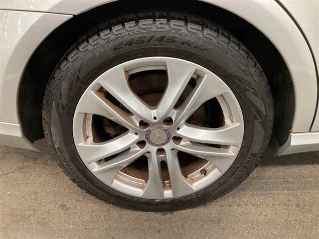 MERCEDES BENZ E CLASS 2011