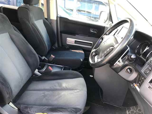 MITSUBISHI DELICA D5 2009